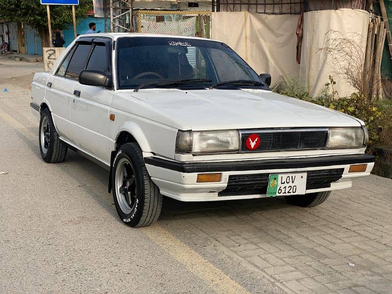 Nissan Sunny 1986 3