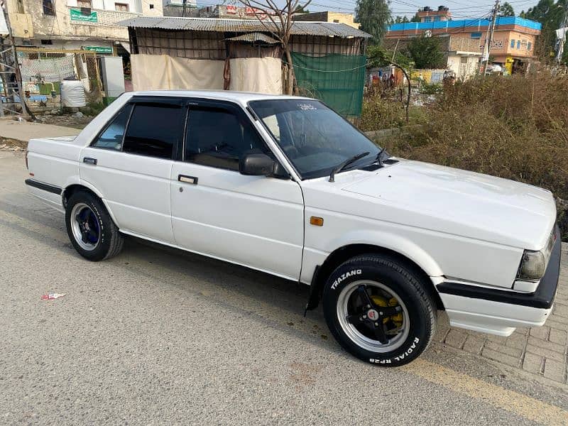 Nissan Sunny 1986 5