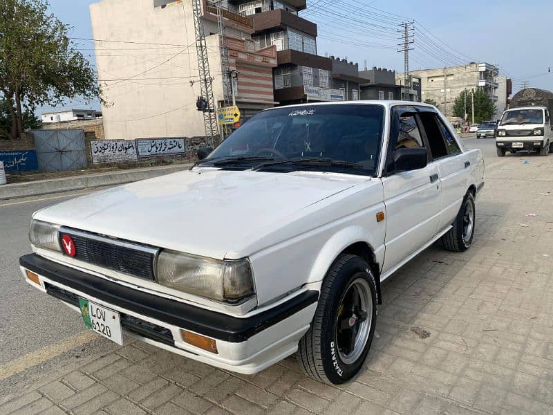 Nissan Sunny 1986 8