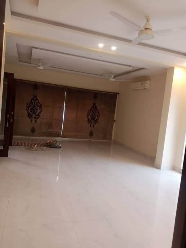 1 Kanal Brand New Upper Portion In Dha Phase 8 Near Ring Road And Allama Iqbal Air Port For Rent 3