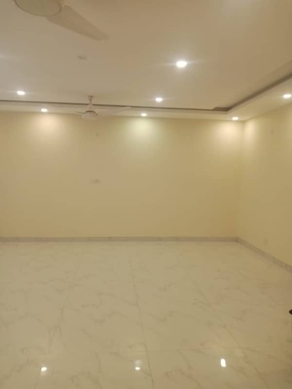 1 Kanal Brand New Upper Portion In Dha Phase 8 Near Ring Road And Allama Iqbal Air Port For Rent 5