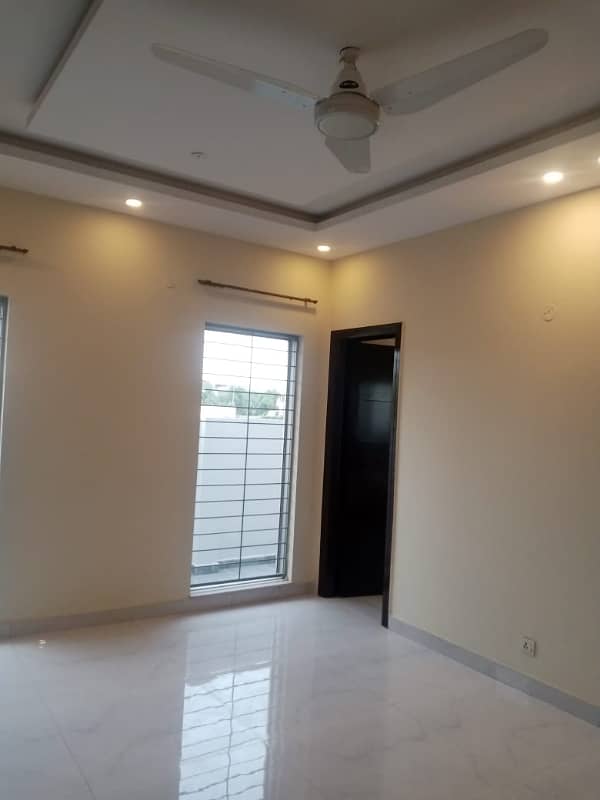 1 Kanal Brand New Upper Portion In Dha Phase 8 Near Ring Road And Allama Iqbal Air Port For Rent 11