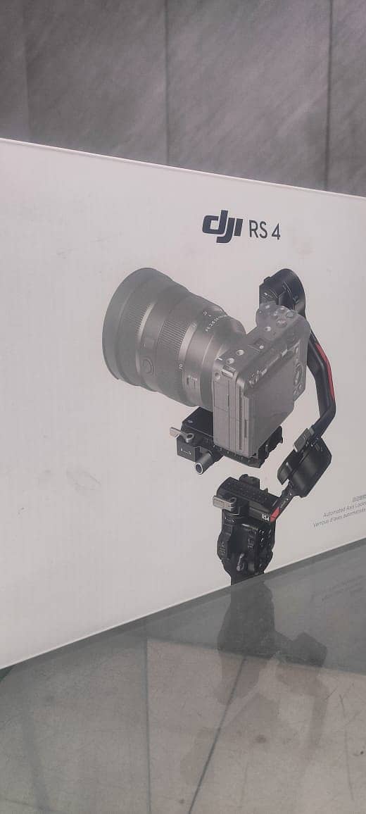 DJI RS 4 PRO camera gimbal / mirror less camera gimble 0