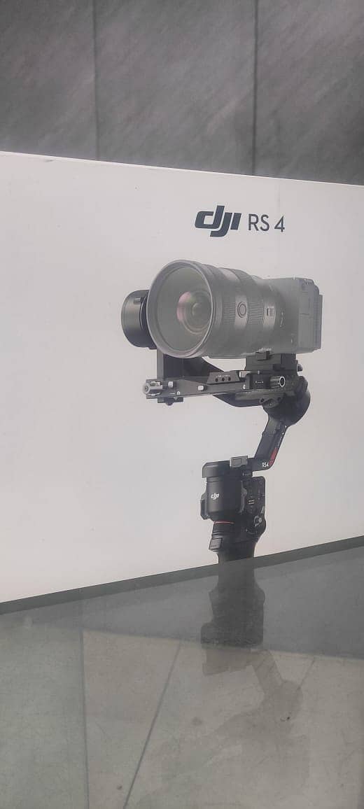 DJI RS 4 PRO camera gimbal / mirror less camera gimble 3