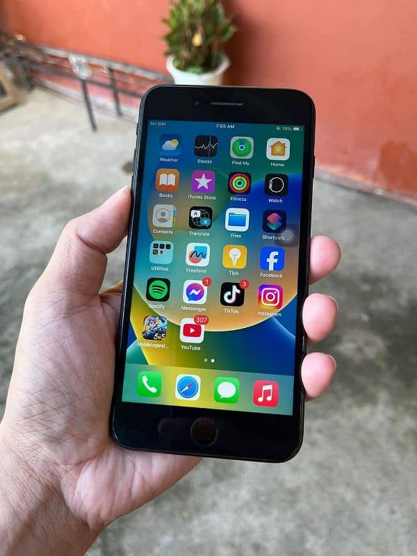 Iphone 8 plus 64 gb 1