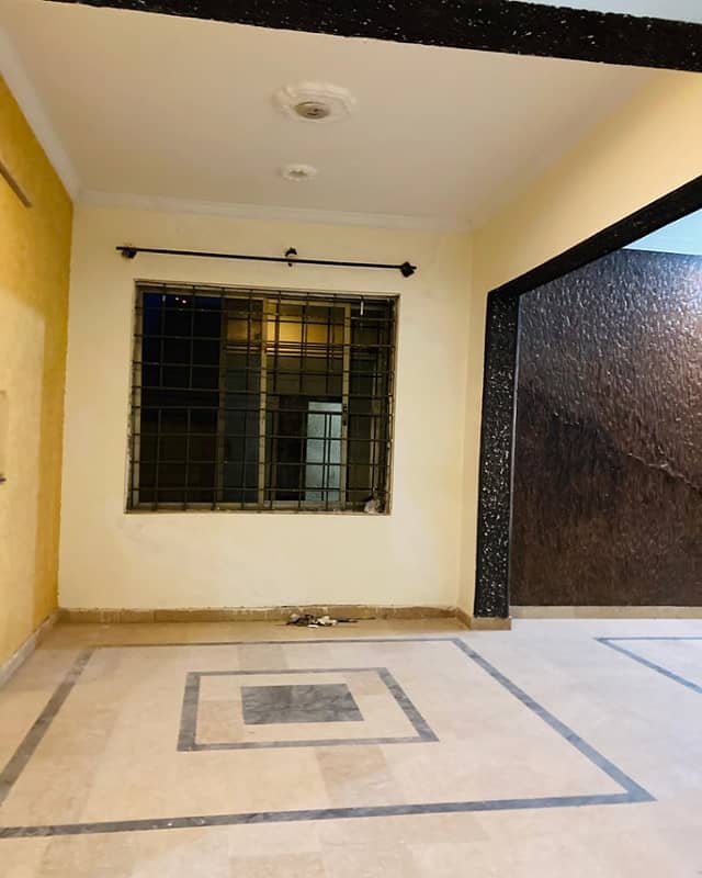 10 Marla Double Story House for Rent in Wakeel Colony 7