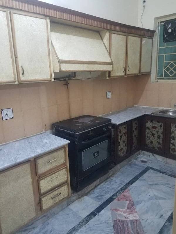 6 Marla Ground Portion for Rent in Wakeel Colony 2