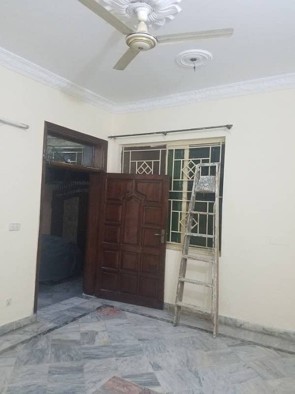 6 Marla Ground Portion for Rent in Wakeel Colony 4