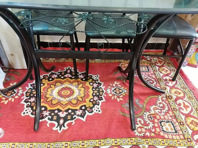 IN EXCELLENT CONDITION DINING TABLE 1