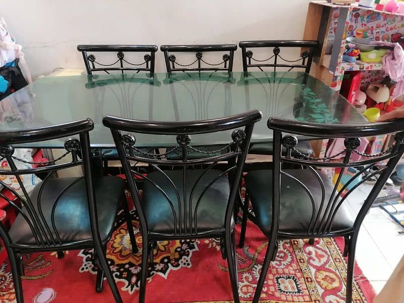 IN EXCELLENT CONDITION DINING TABLE 5