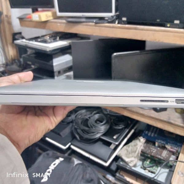 MacBook pro 2013 8