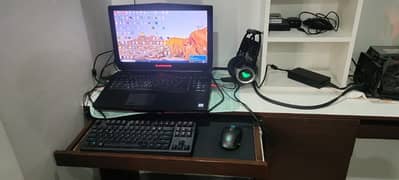 Alienware gaming laptop with graphic amplifier having 1080ti card