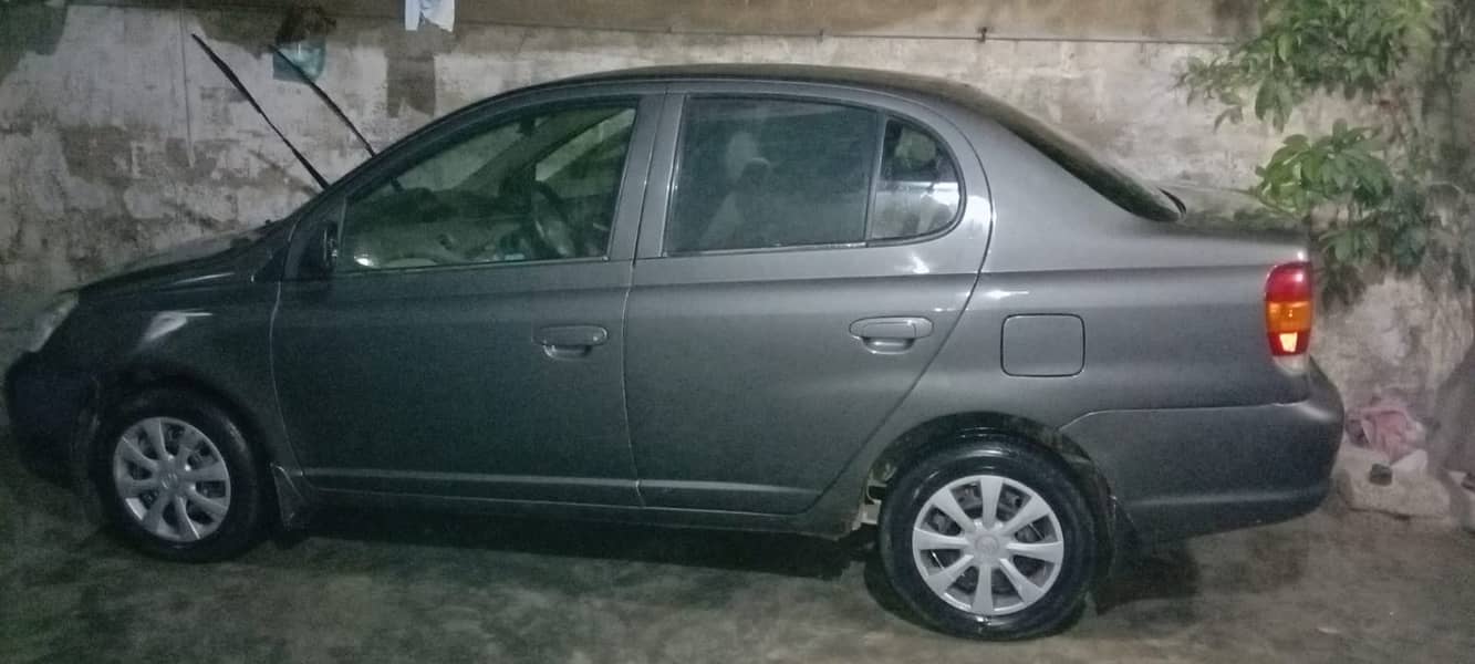 Toyota Platz 2004 4