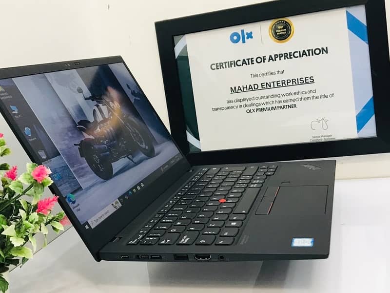 lenovo X1 carbon i5 8th gen -facelock -fingerprint -10/10 condition 1