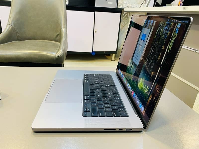 16 inch MacBook Pro M2 -2023 9