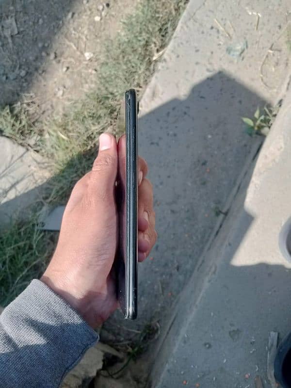 Vivo Y90. All ok. only Mobile. 2/32 storage. Whatsapp:: 03405413244. 5