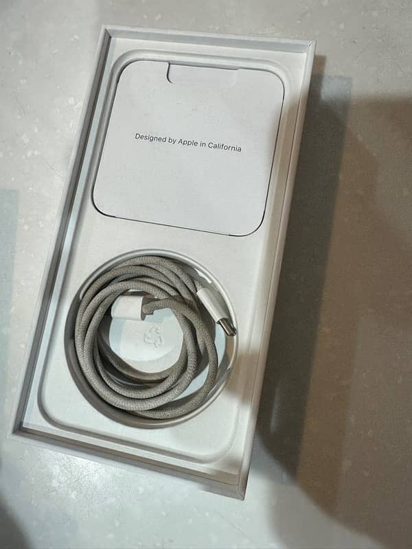 iPhone 15 Pro Max Natural titanium 256GB NON-PTA 5