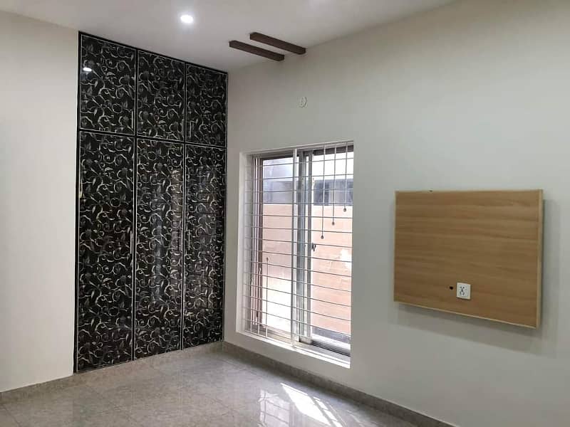 5 Marla House For Rent in Bahria Town Lahore. 13