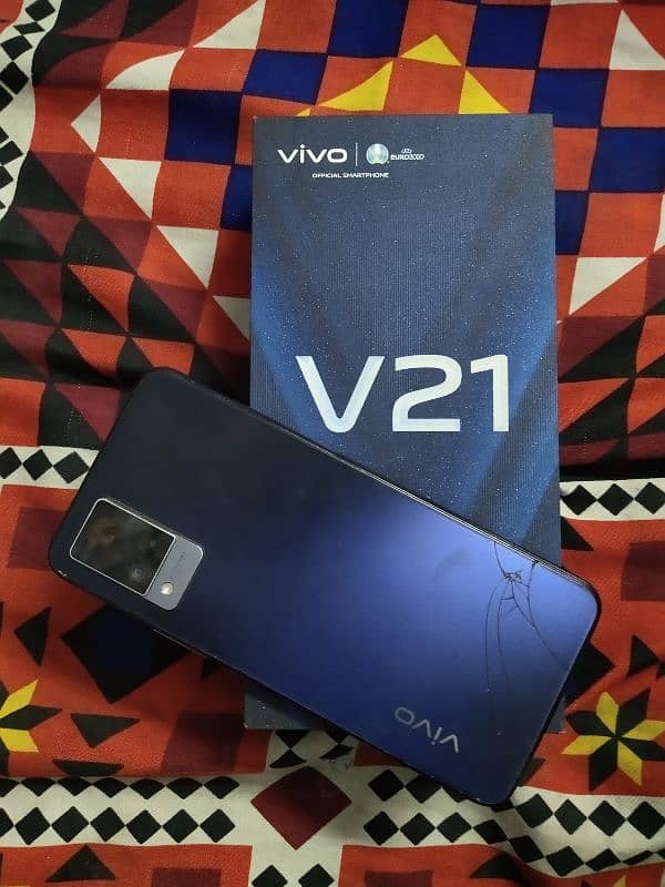 vivo v21 back and front break hai 1