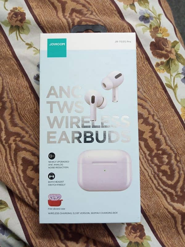 Joy room wireless earbuds. 0