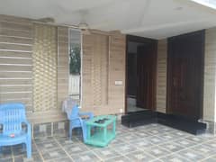 10 Marla House For Rent in Bahria Town Lahore