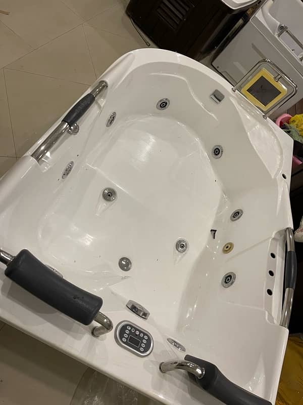 bath tub / jacuzzi imported 2