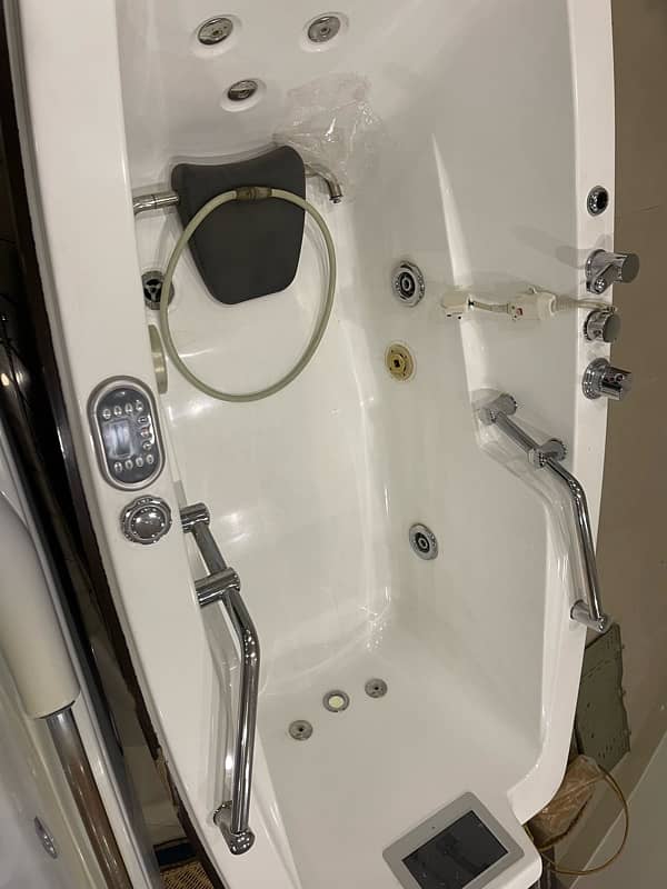 bath tub / jacuzzi imported 2