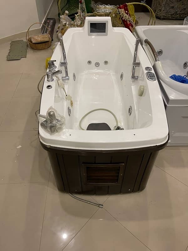 bath tub / jacuzzi imported 1