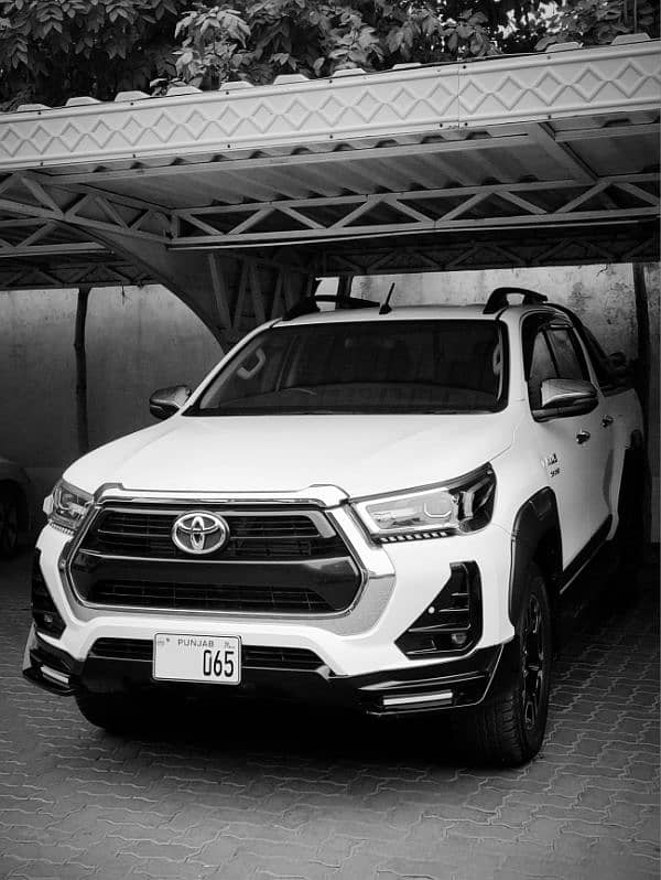 Toyota Hilux Revo V 2022 2