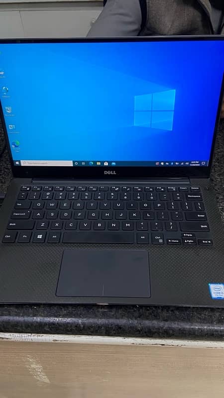 DELL XPS CORE i5 7th gen 1