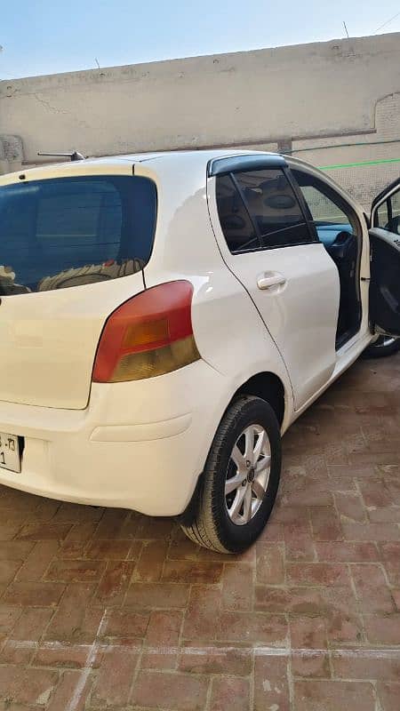 Toyota Vitz 2009 3