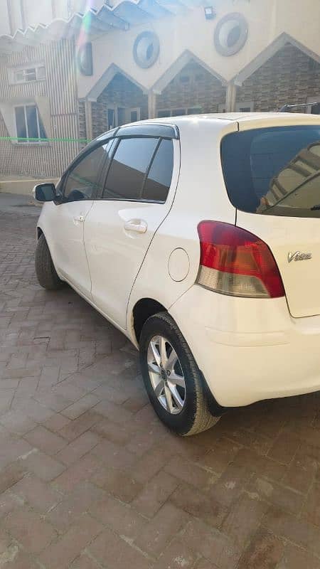 Toyota Vitz 2009 4