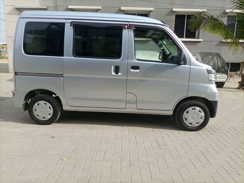 Daihatsu Hijet 2019 4