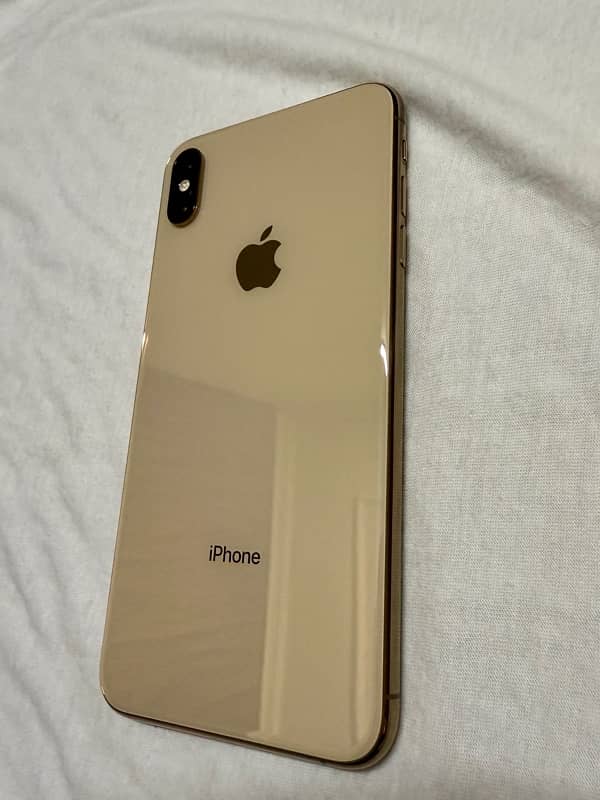 Iphone Xs Max Gold (PTA approved) 1