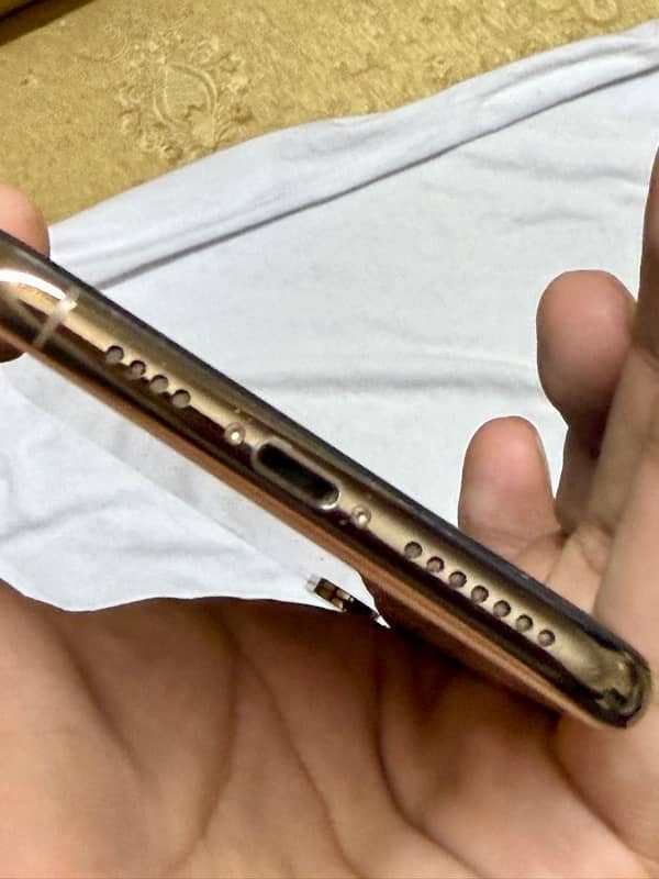 Iphone Xs Max Gold (PTA approved) 2