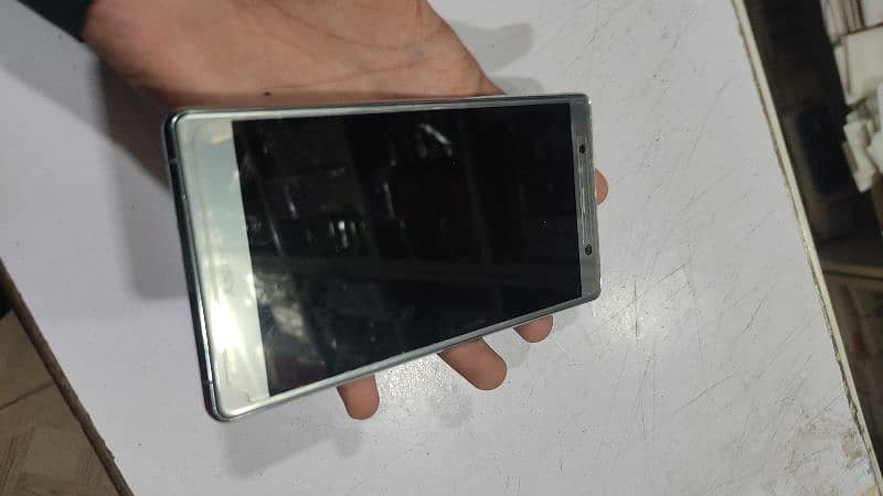 Sony xperia zx2 premium  6/64 1