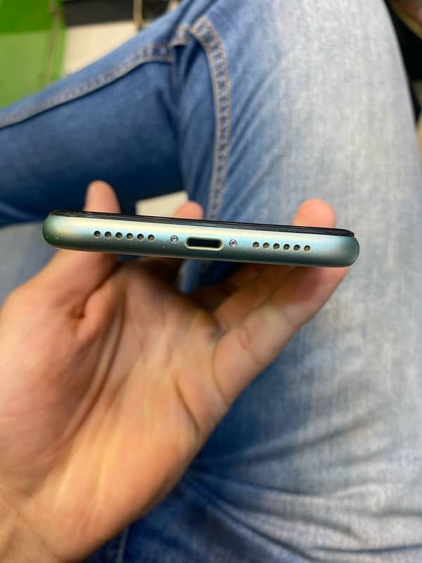 IPHONE 11 NON PTA (64GB) 5