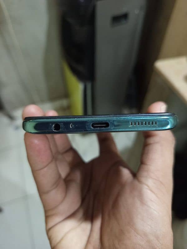 Model Infinix Note 11 pro No Daba Only Charger hai. . . 4