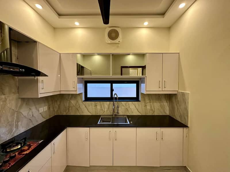 1 kanal Lavish upper portion On Top Location For Rent In DHA Phase 5 Lahore 6