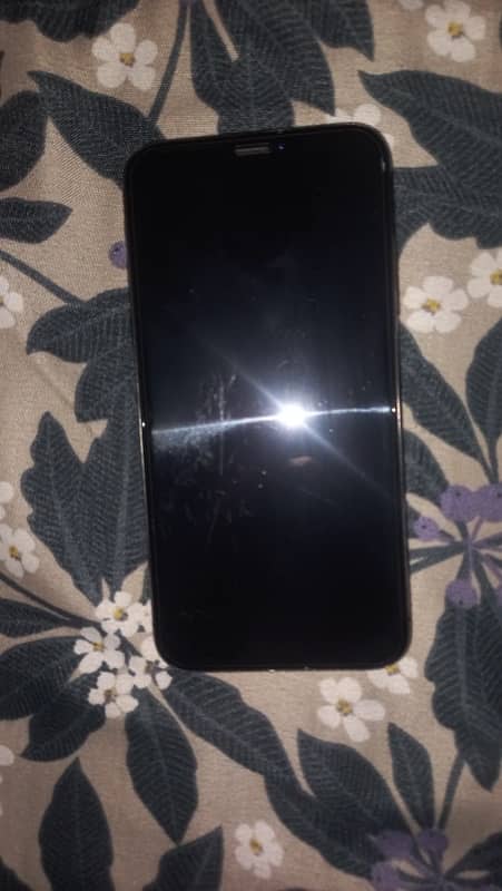 iphone x 8/10 only 1 issue 1