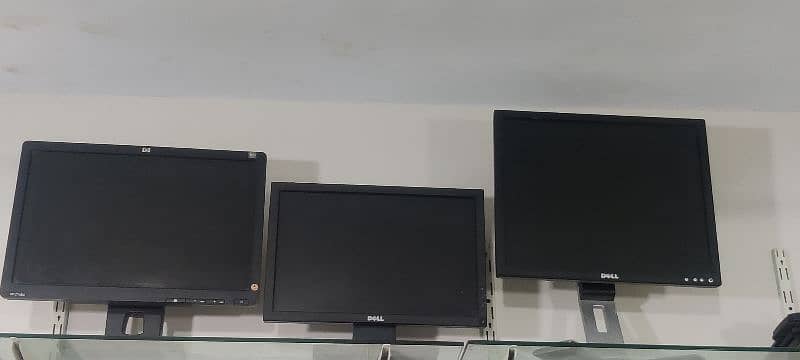 HP and Dell Monitors 0