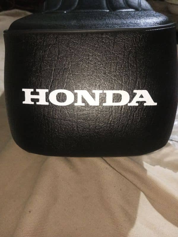 Honda seat cd70 1