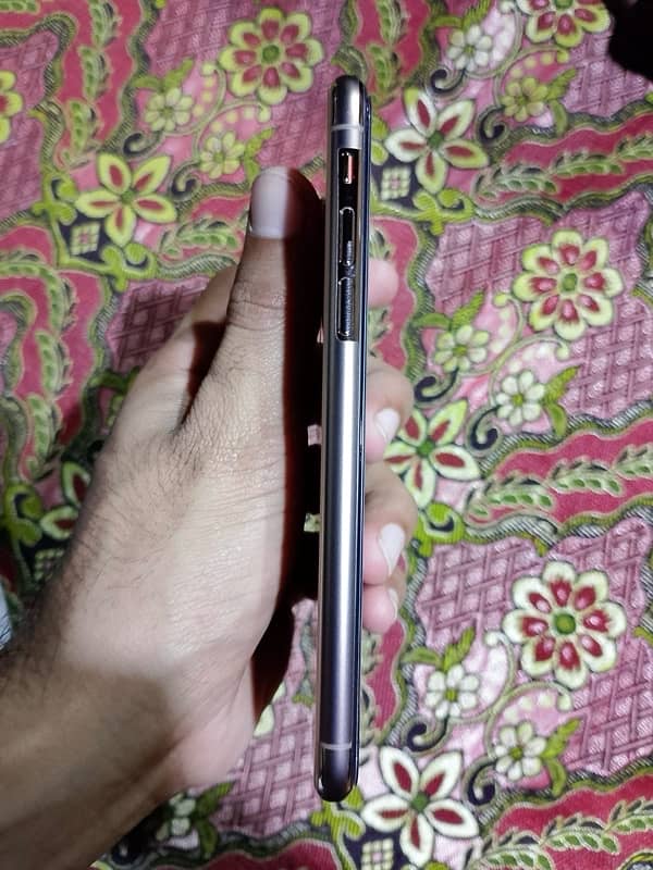 10/10 condition dual sim pta 1