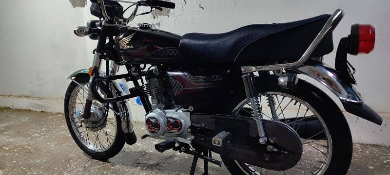 Honda cg 125 just like brand new 1