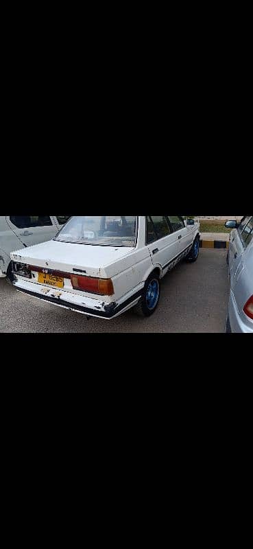 Nissan Sunny 1989 White 3