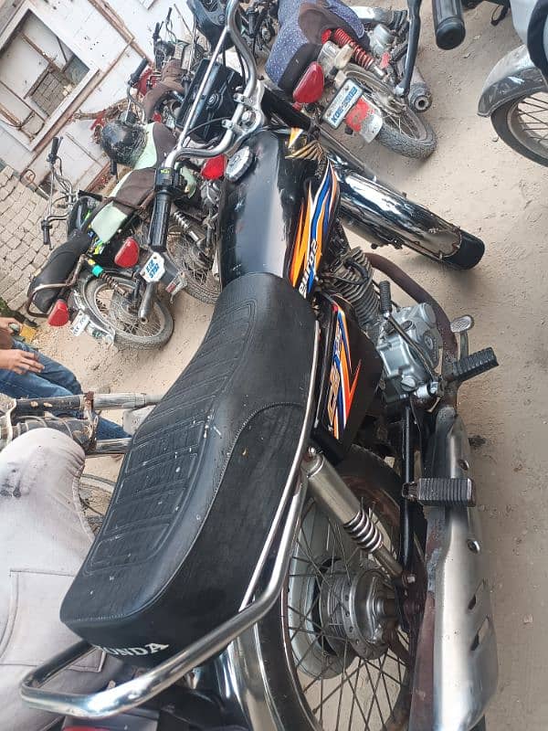 honda 125 karachi number 10