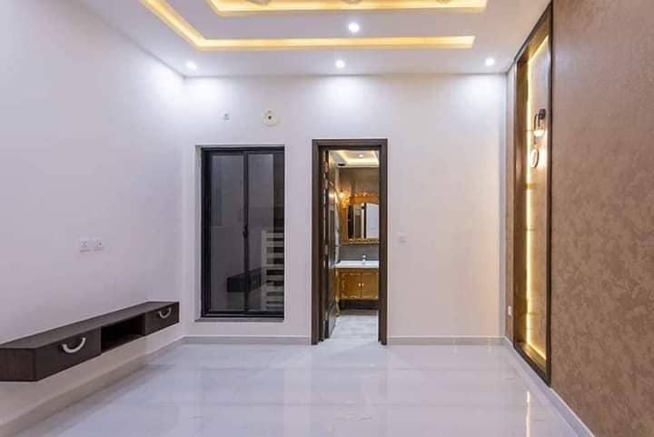 10 Marla house for rent in wapda town 1