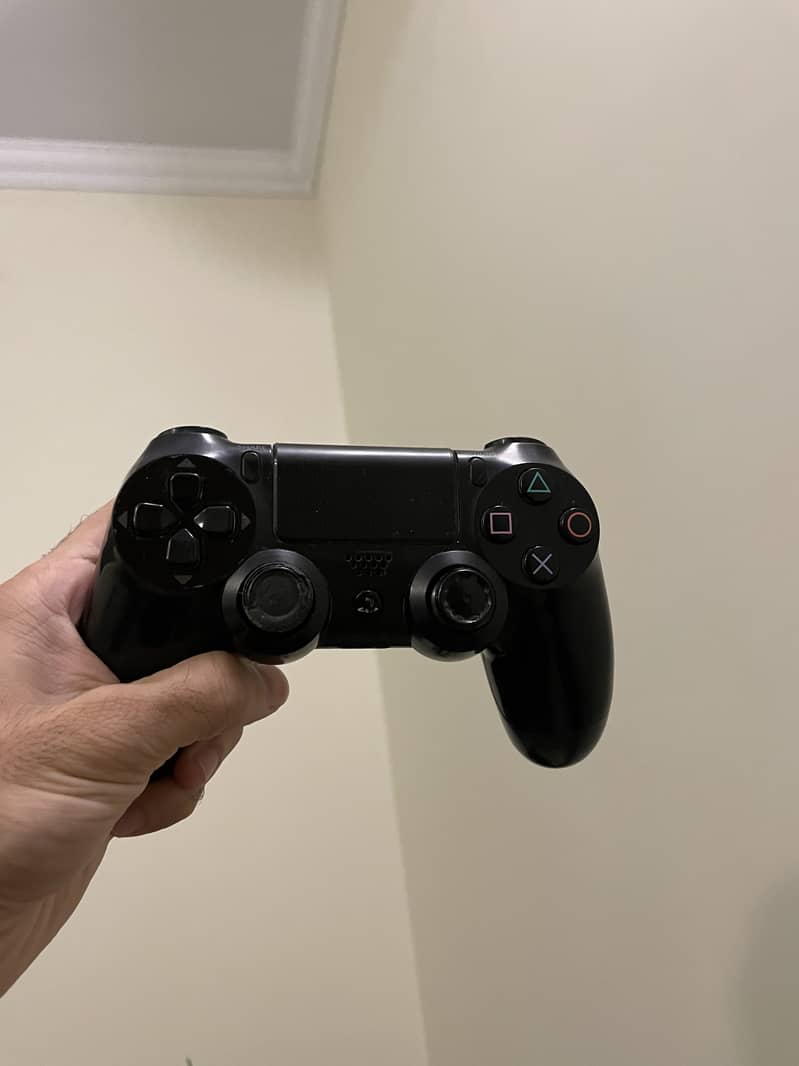 Ps4 controller ( 1 month check warranty ) 3