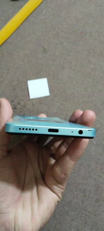 Infinix Smart 8pro 4+4/128 box and chager condition 8/10 5