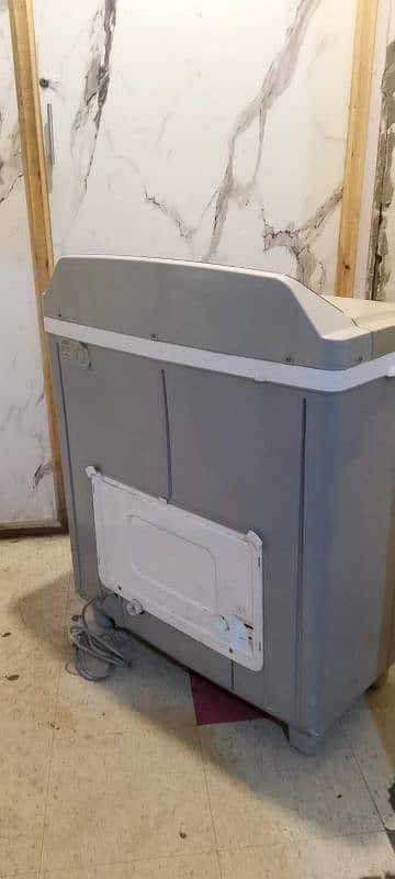 Washing and Dryer For Sale 4